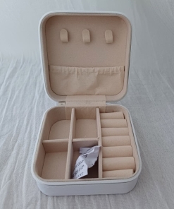 EXHIBIDOR CUADRADO BLANCO 10031